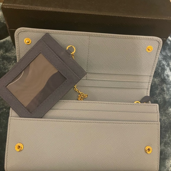 Authentic Prada Saffiano Wallet - Picture 8 of 12
